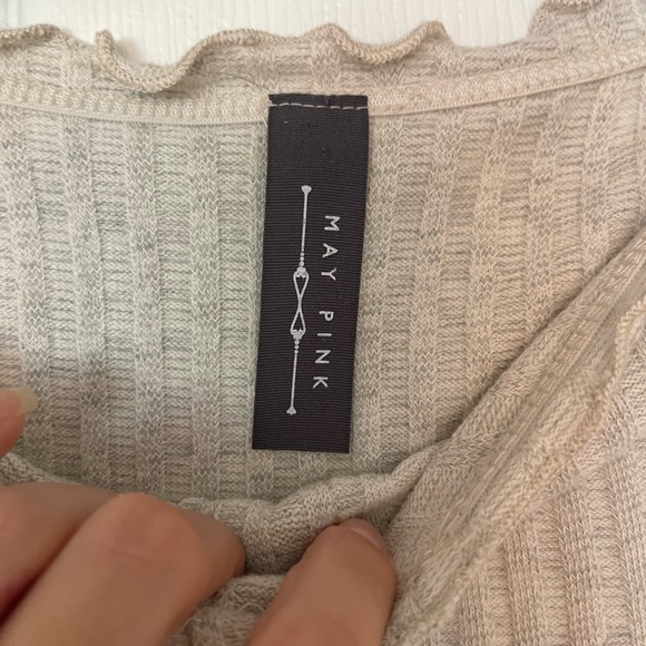 Crop top - Picture 2 of 3